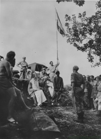 pag 18 2 De Sint op bezoe bij Post III   het derde Peloton