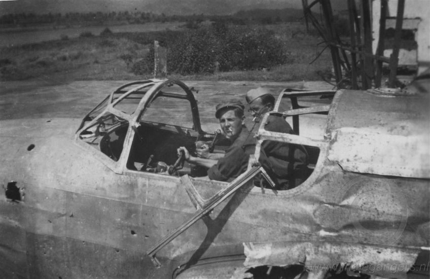 a156 vergane glorie   vliegveld   singosari  september 1948