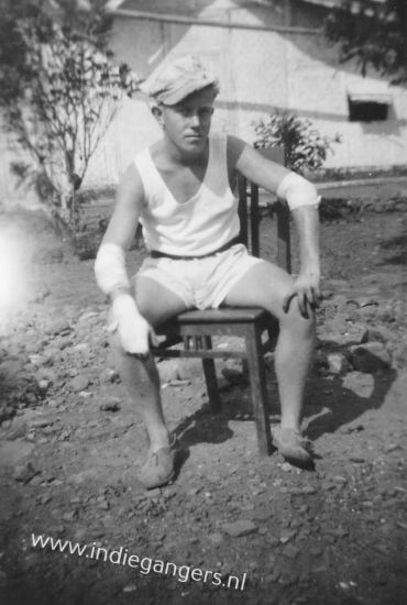 pag46 in het verband buiten op de stoel