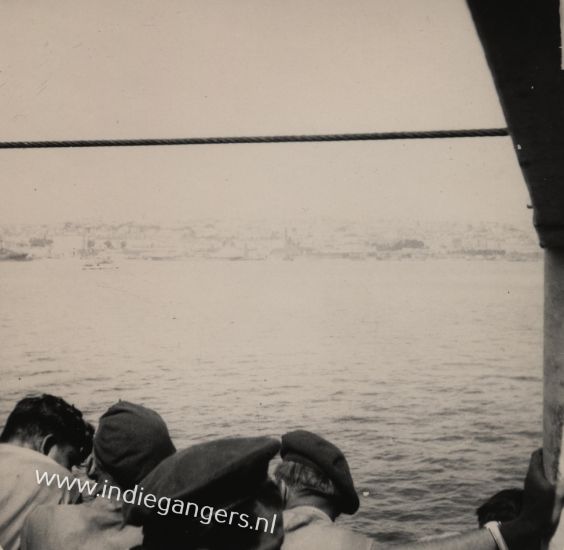 50 land in zicht vanaf het schip